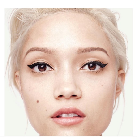 Clinique High Impact Easy Liquid Liner - Picture 4 of 7